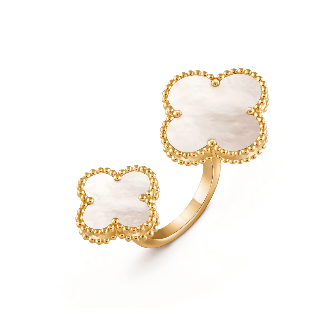 Magic Alhambra Between the Finger Ring