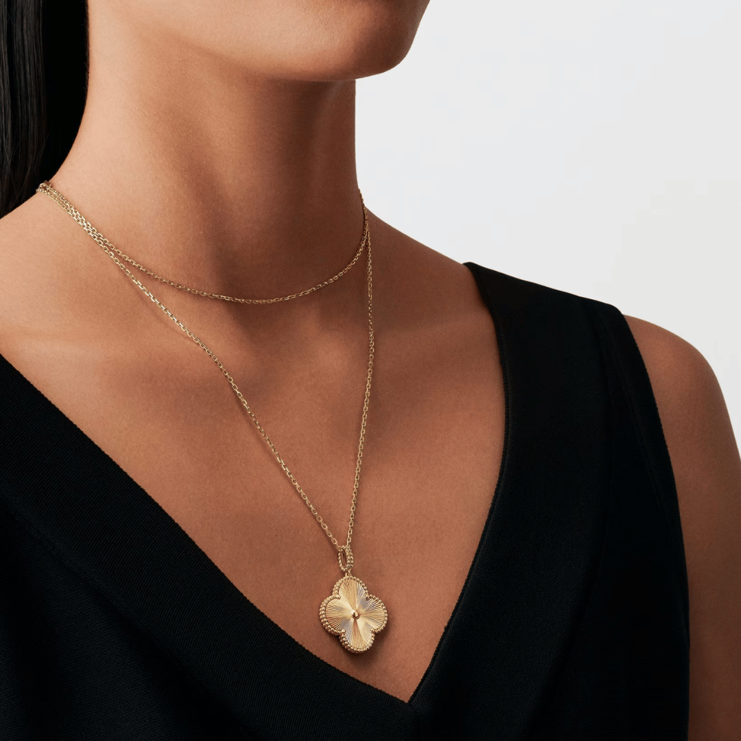 Magic Alhambra Necklace - Image 4