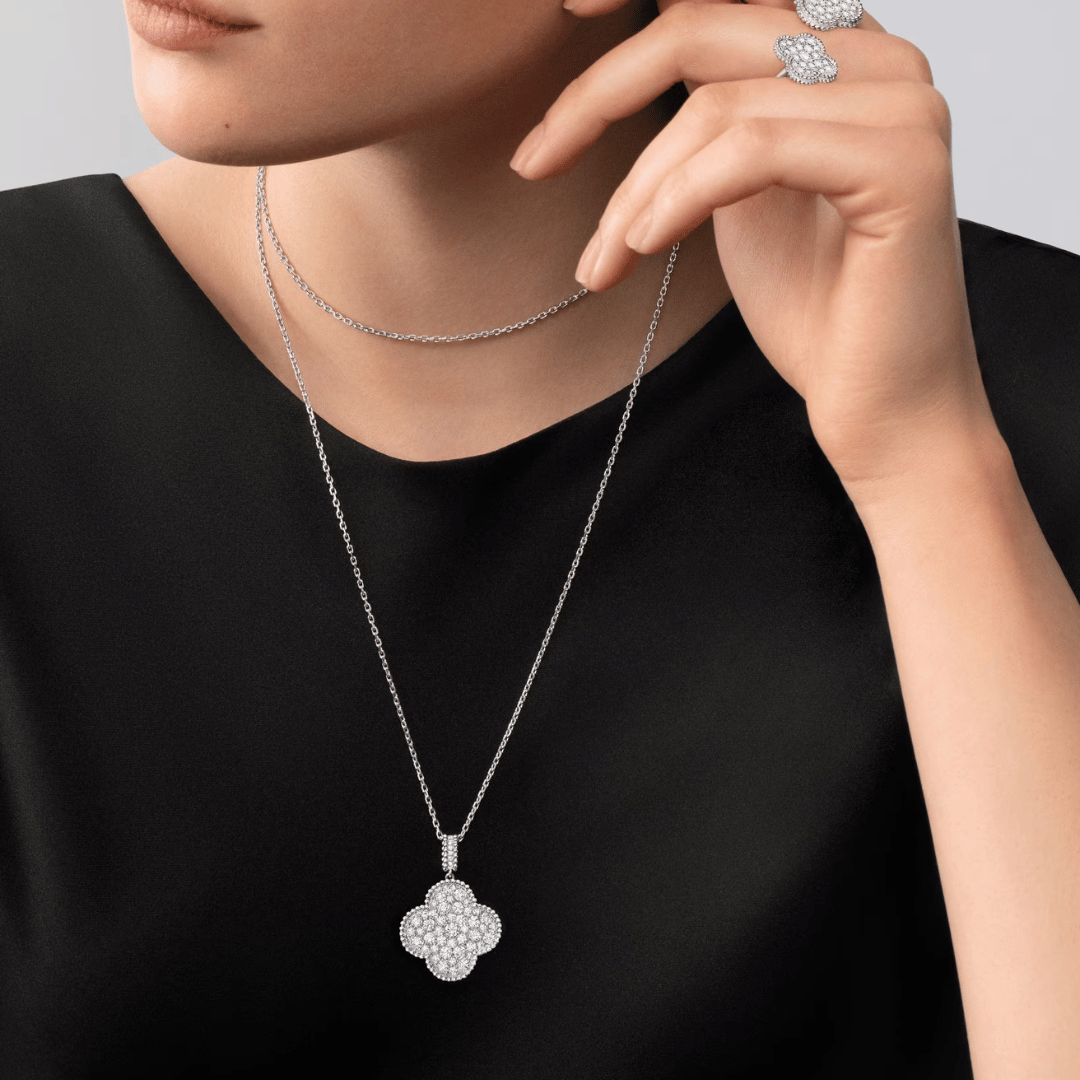 Magic Alhambra Necklace - Image 4